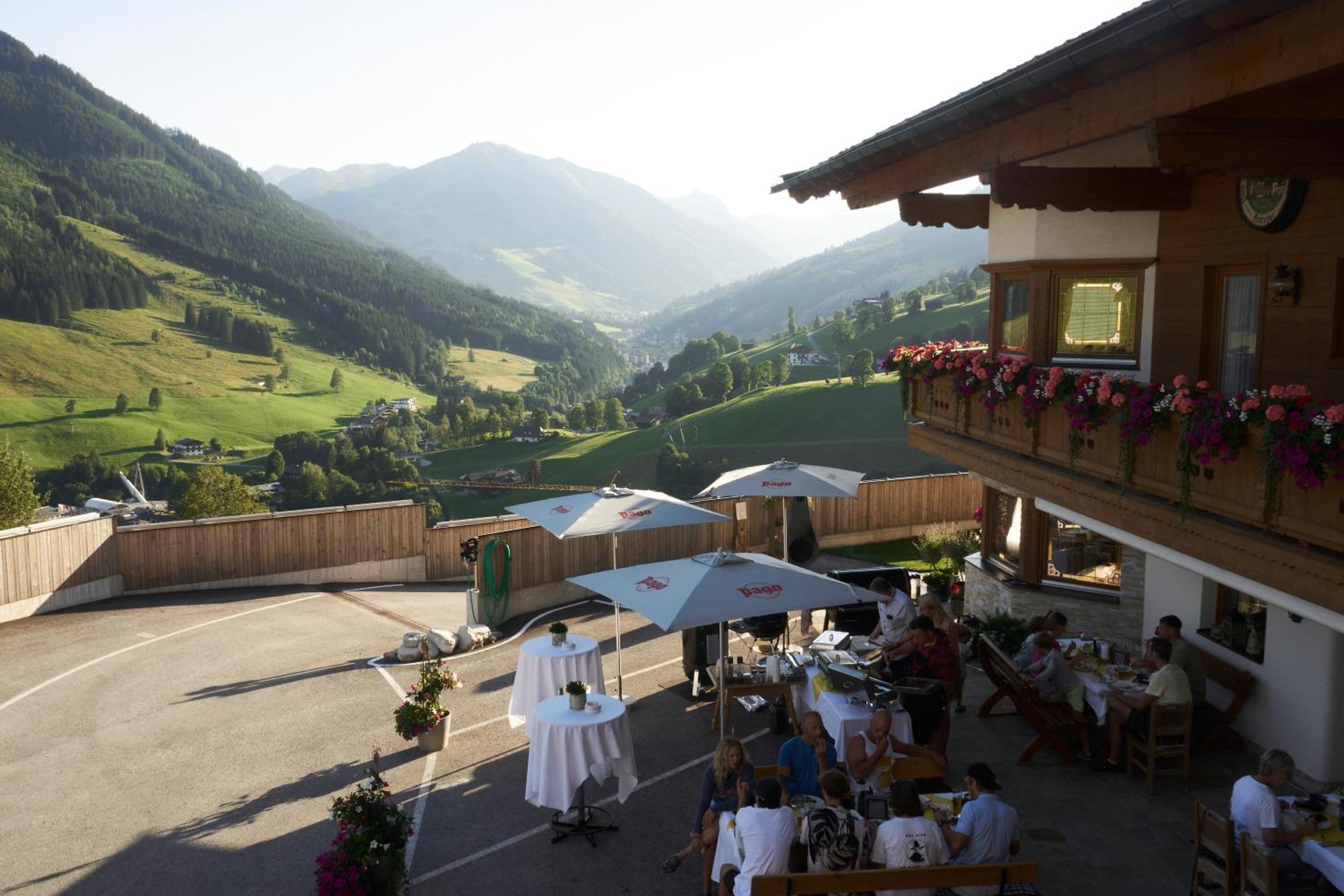 Landhaus Saalbach - Joker Card Included In Summer Εξωτερικό φωτογραφία